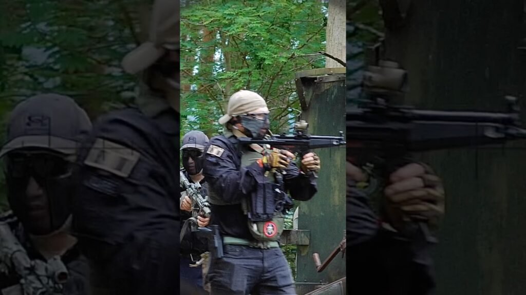 1 Pro Sniper vs 300 Airsoft Players...