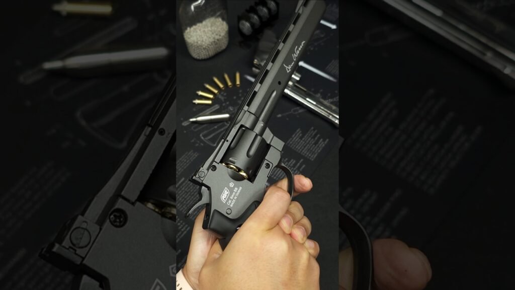 How about revolver 8inch~? Airsoft # Toys # DANWESSON # Beretta # 건스토리 # shorts