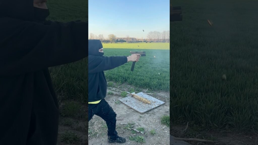 I had to lock in 😳 #like #comment #subscribe #airsoft #edc #famous